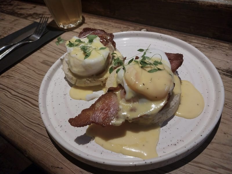 Leo’s Beanery - Photo 4