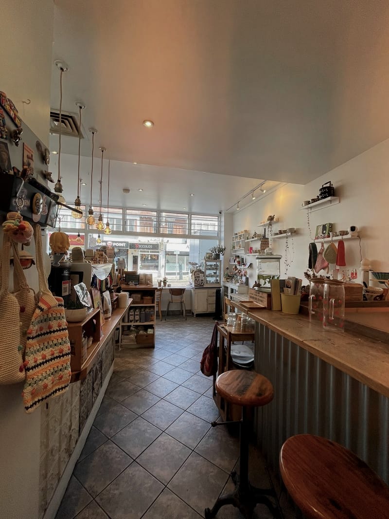 Robin Craft Cafe - Photo 4