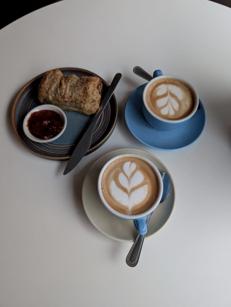 Coffee on the crescent - Photo 3